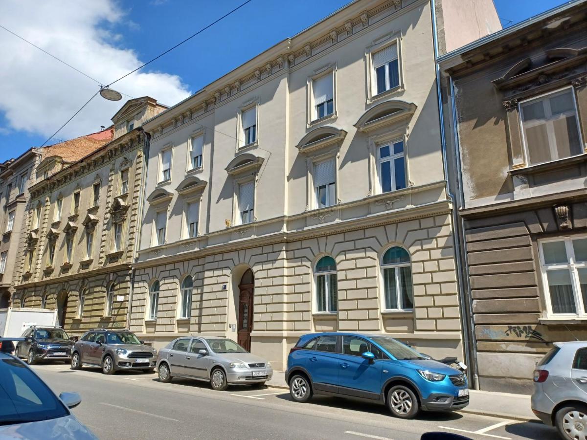 Apartment Calliope Загреб Екстериор снимка
